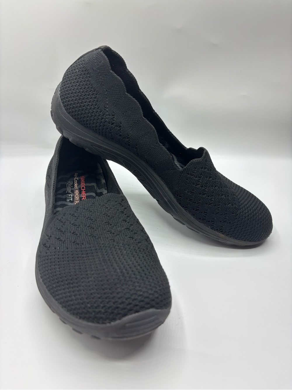 Skechers Seager Stat Black Knit Scalloped Slip On Comfort Flats Women’s 7.5